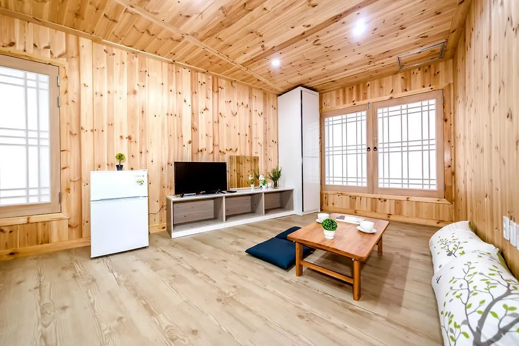 Cardinal House Villa Jeju 0*,