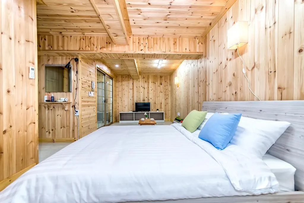 Cardinal House Villa Jeju 0*,